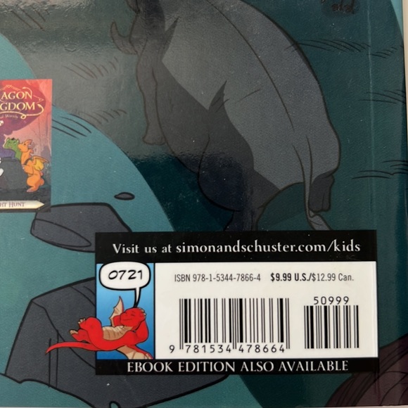 Graphic Novel 2 Book Bundle - Picture 11 of 16